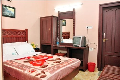 Hotel Fabexpress Luminos Dwelling Ikka Nagar à Munnar Extérieur photo